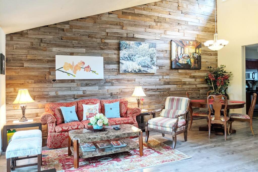 Corner Lake Getaway Διαμέρισμα Bella Vista Εξωτερικό φωτογραφία